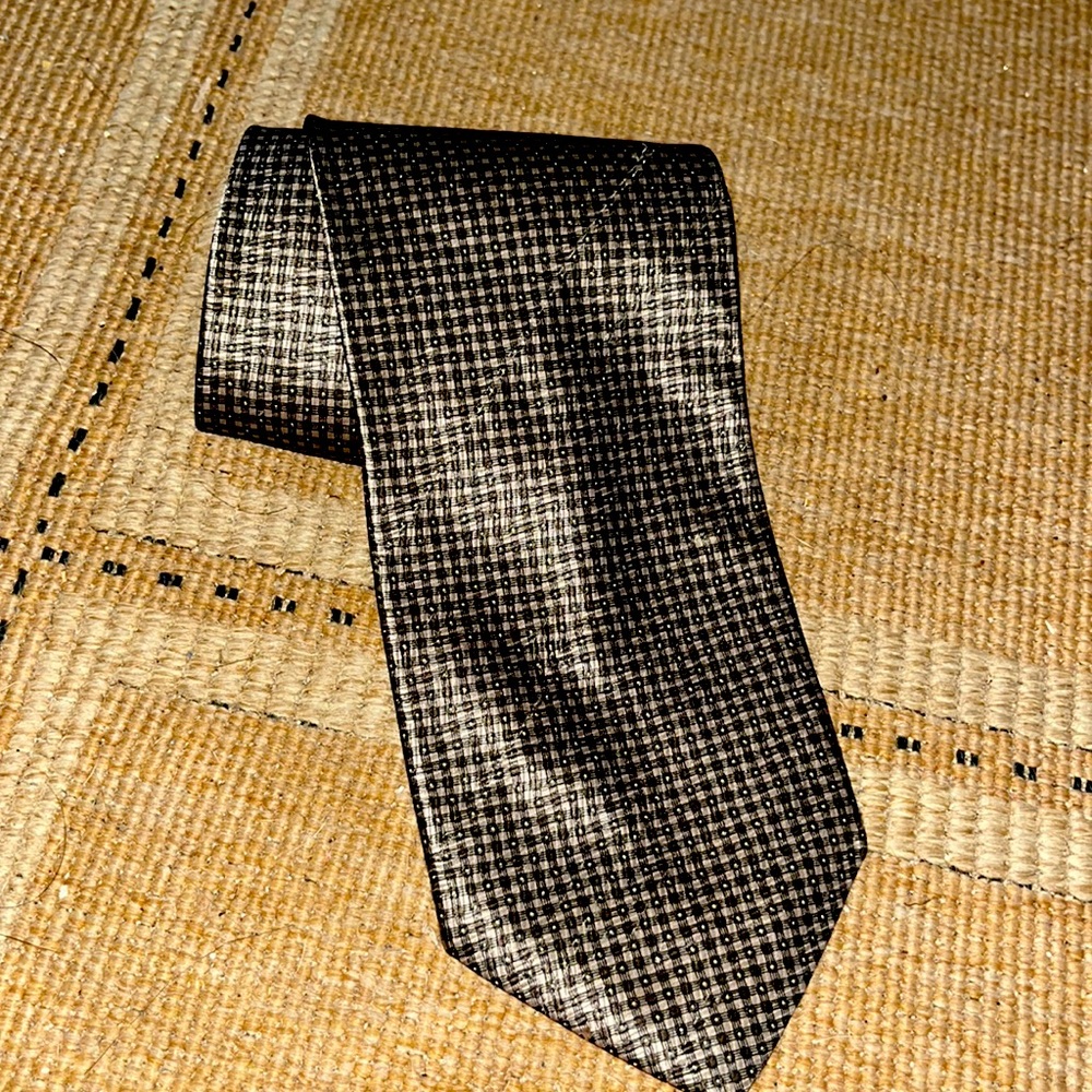 Romario Manzini tie.